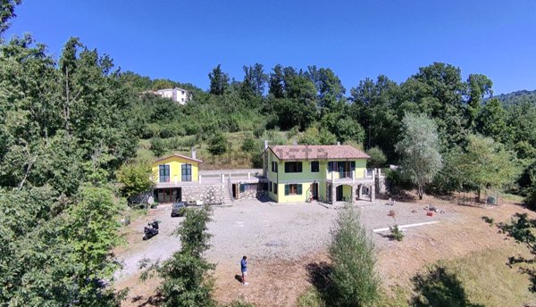 casa indipendente in vendita a Varese Ligure
