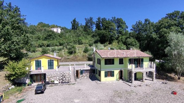 casa indipendente in vendita a Varese Ligure