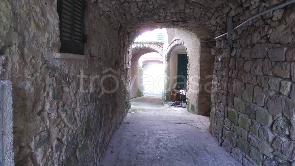 casa indipendente in vendita a Varese Ligure in zona Comuneglia