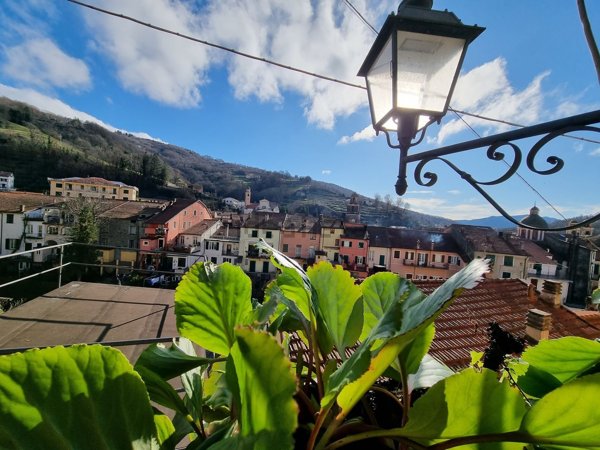 quadrivano in vendita a Varese Ligure