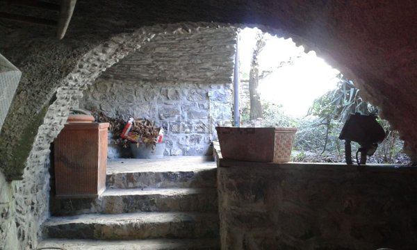 casa indipendente in vendita a Varese Ligure