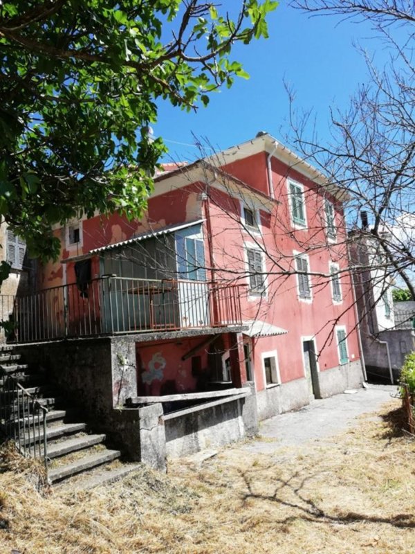appartamento in vendita a Varese Ligure