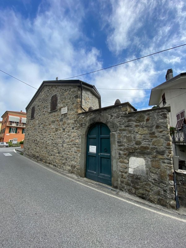 appartamento in vendita a Varese Ligure