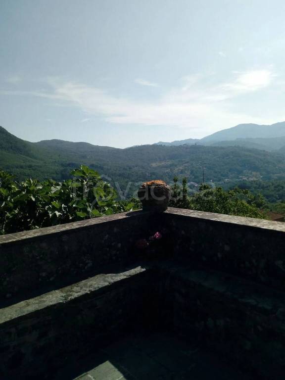 casa indipendente in vendita a Varese Ligure