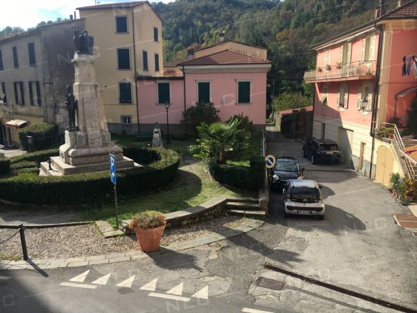 appartamento in vendita a Varese Ligure