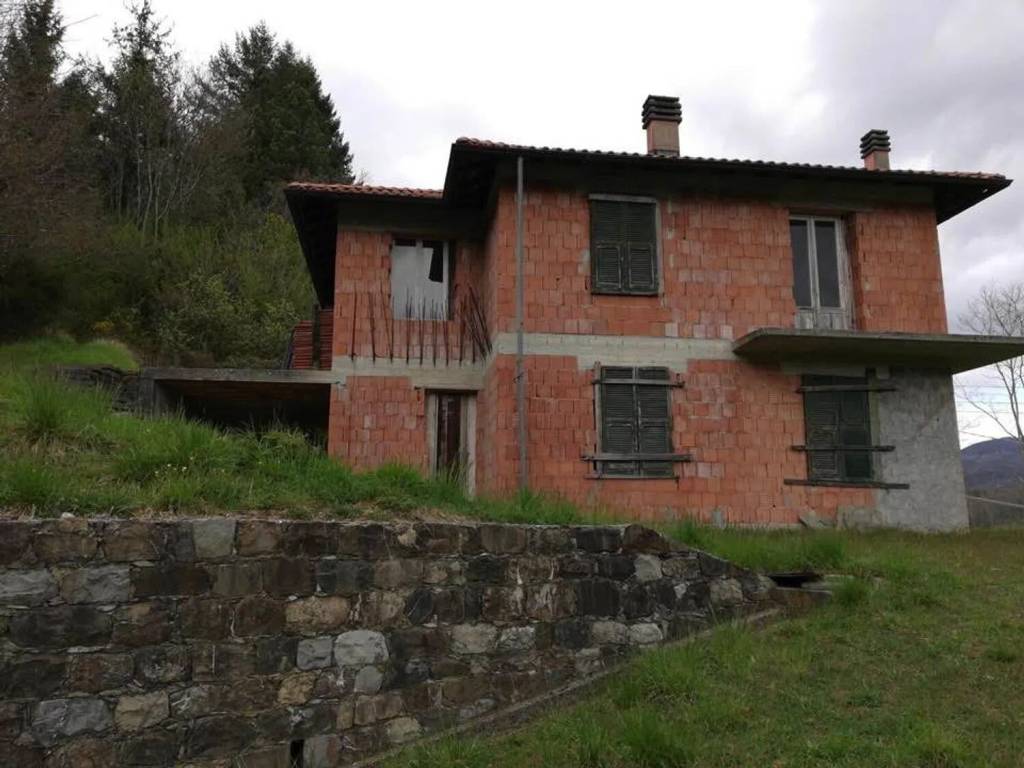 casa indipendente in vendita a Varese Ligure