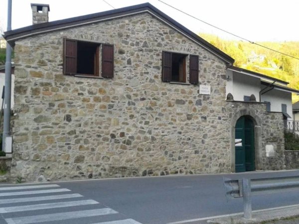 casa indipendente in vendita a Varese Ligure