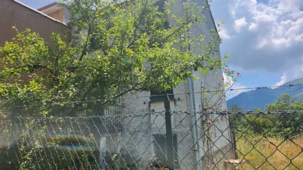 casa indipendente in vendita a Varese Ligure in zona Comuneglia