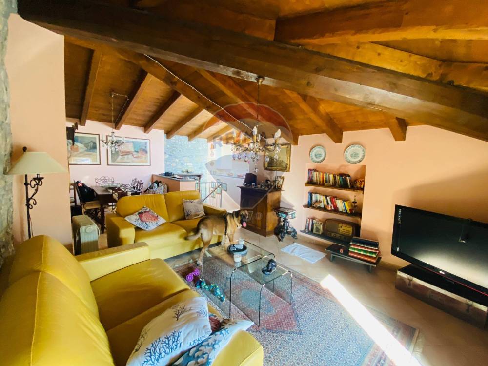 casa indipendente in vendita a Varese Ligure in zona San Pietro Vara