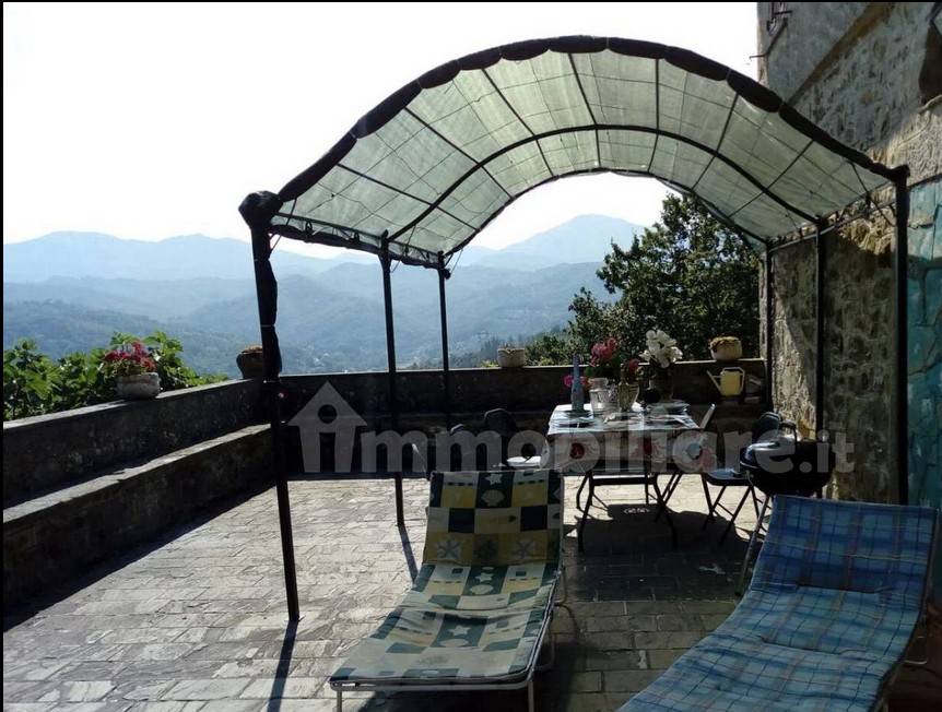 casa indipendente in vendita a Varese Ligure in zona San Pietro Vara