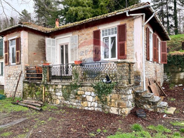 casa indipendente in vendita a Varese Ligure