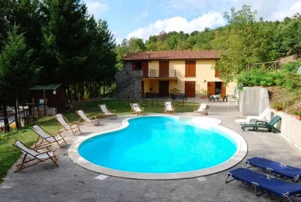 casa indipendente in vendita a Varese Ligure