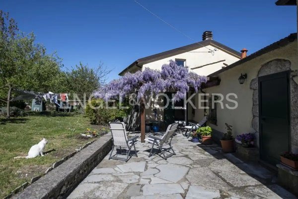 casa indipendente in vendita a Varese Ligure in zona Comuneglia