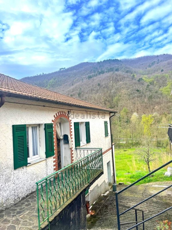 appartamento in vendita a Varese Ligure