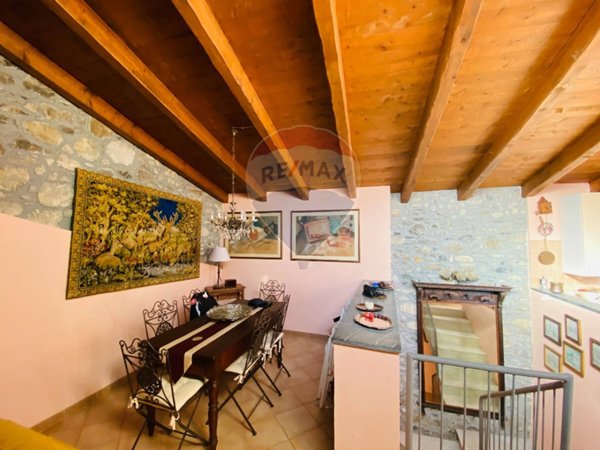 casa indipendente in vendita a Varese Ligure in zona San Pietro Vara
