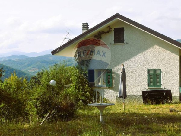 casa indipendente in vendita a Varese Ligure