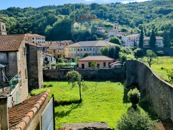 appartamento in vendita a Varese Ligure