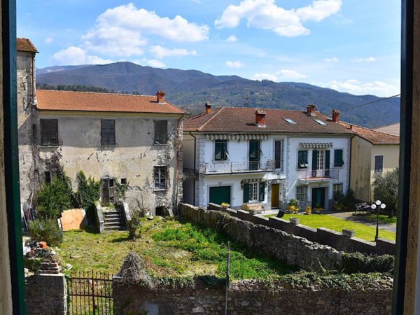 appartamento in vendita a Varese Ligure in zona San Pietro Vara