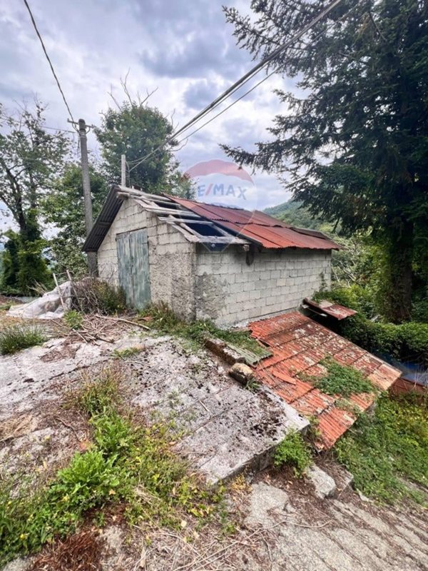 casa indipendente in vendita a Varese Ligure