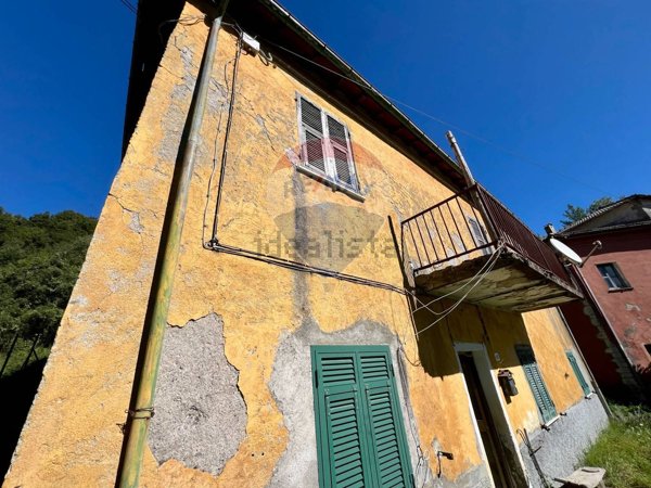 casale in vendita a Varese Ligure