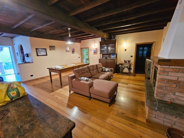 casa semindipendente in vendita a Varese Ligure