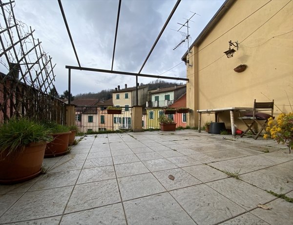 appartamento in vendita a Varese Ligure