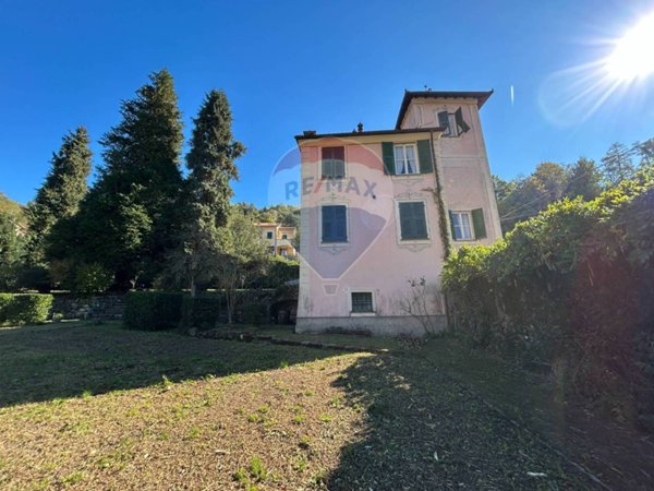casa indipendente in vendita a Varese Ligure