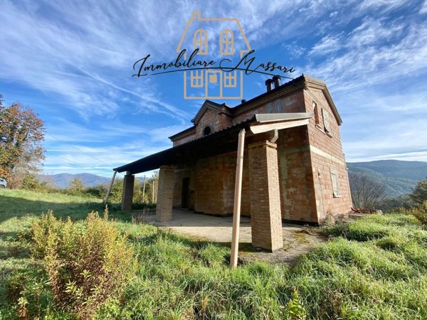 casa indipendente in vendita a Varese Ligure