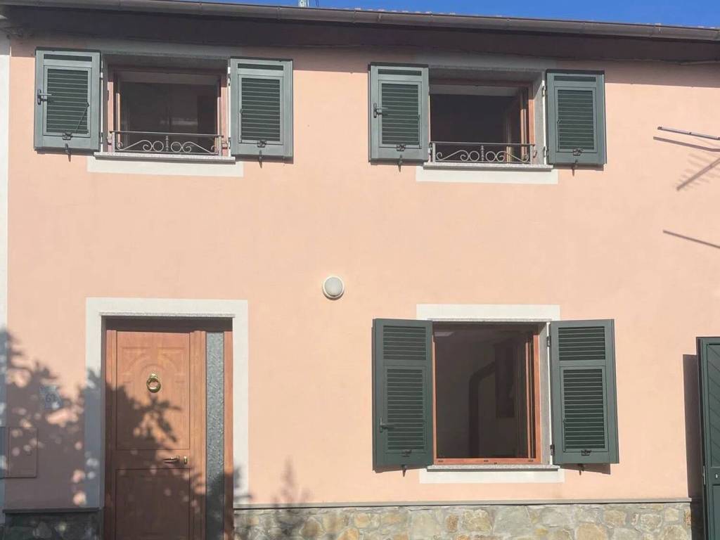 appartamento in vendita a Varese Ligure in zona Costola