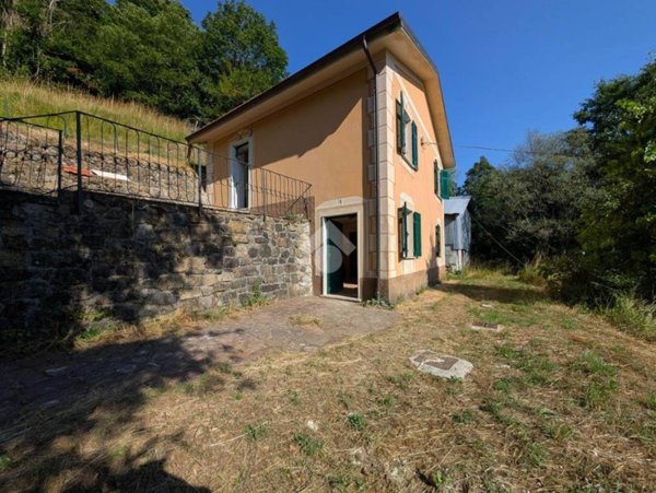casa indipendente in vendita a Varese Ligure