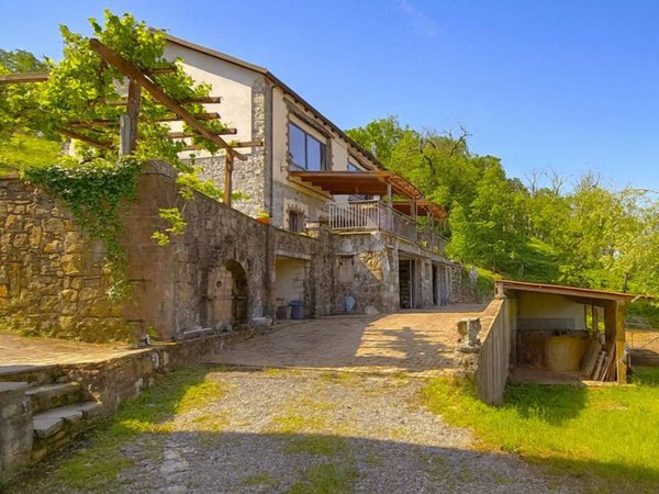 casa indipendente in vendita a Varese Ligure