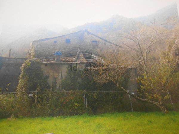 casale in vendita a Varese Ligure