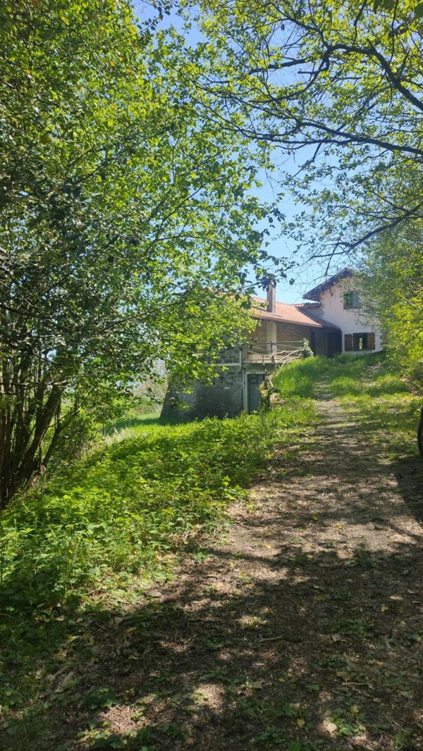 casa indipendente in vendita a Varese Ligure