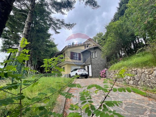 casa indipendente in vendita a Varese Ligure