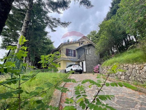 casa indipendente in vendita a Varese Ligure