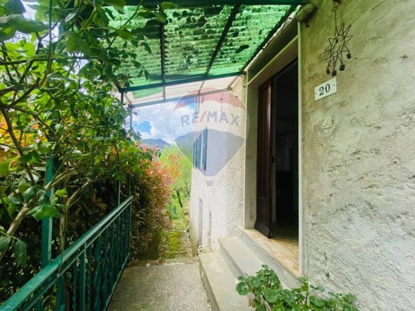 casa indipendente in vendita a Varese Ligure in zona Montale