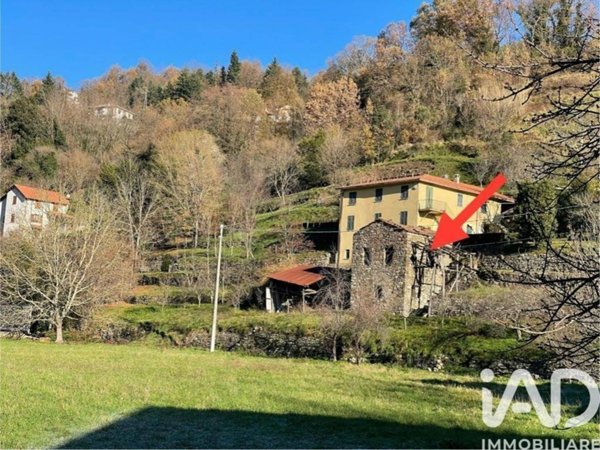 casa indipendente in vendita a Varese Ligure