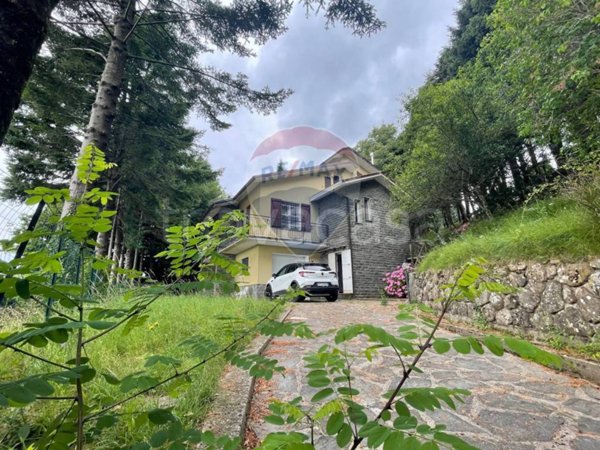 casa indipendente in vendita a Varese Ligure