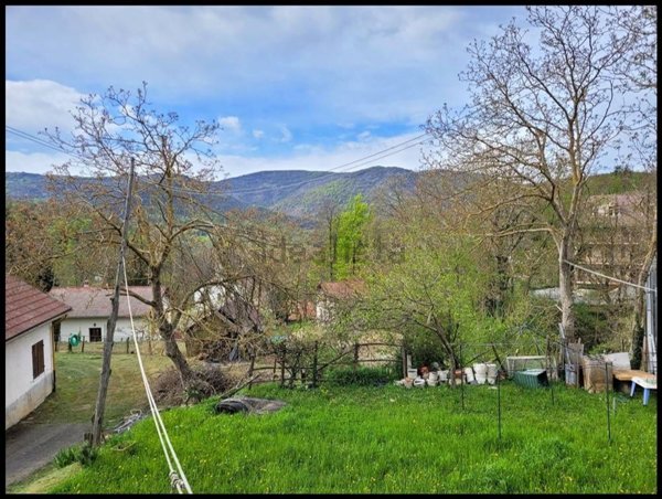 appartamento in vendita a Varese Ligure