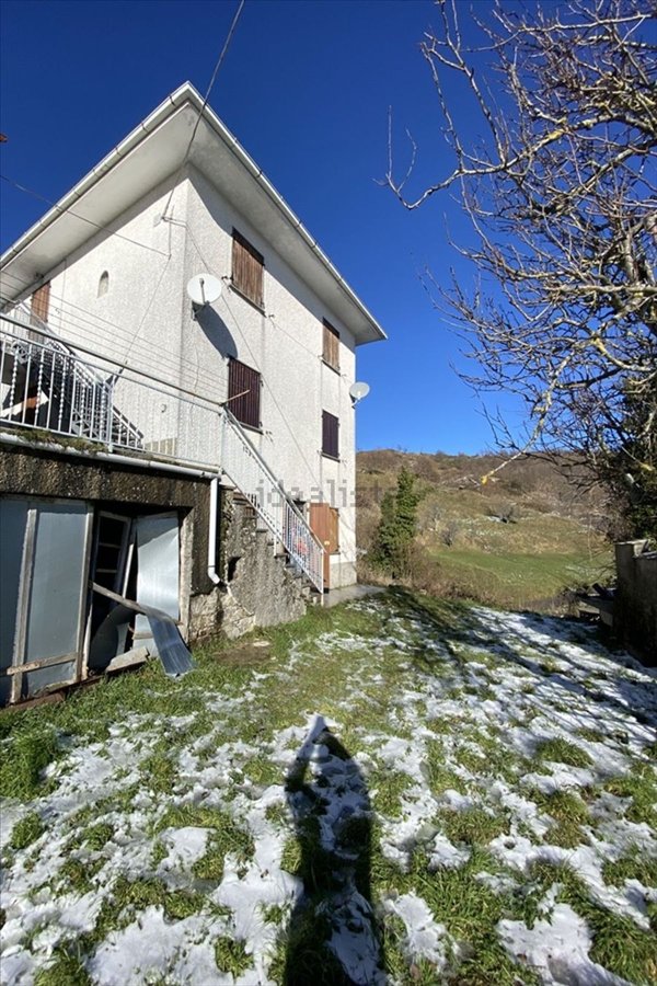 casa indipendente in vendita a Varese Ligure