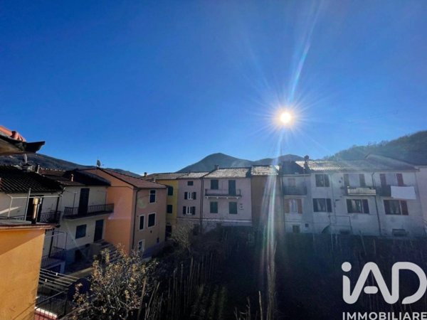 casa indipendente in vendita a Varese Ligure