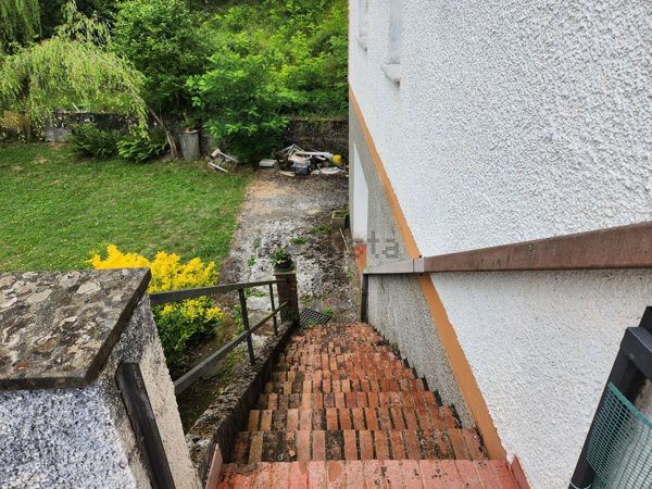 casa indipendente in vendita a Varese Ligure