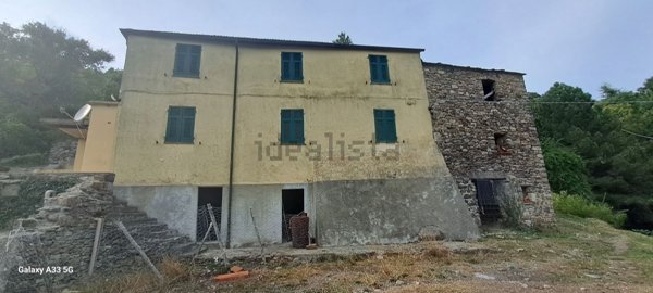 casa indipendente in vendita a Varese Ligure in zona Caranza