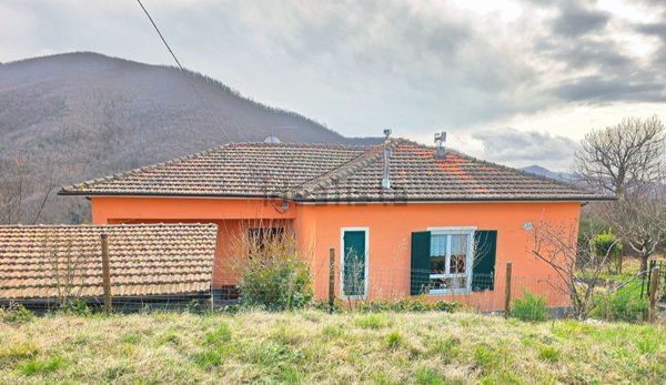 casa indipendente in vendita a Varese Ligure