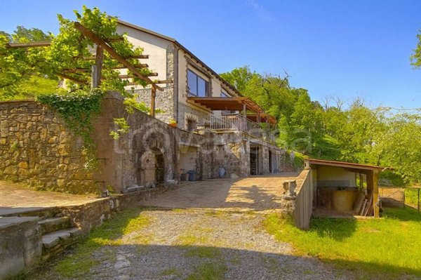 casa indipendente in vendita a Varese Ligure