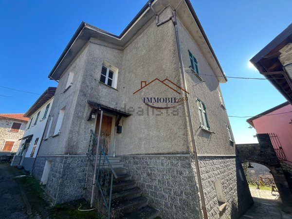 casa indipendente in vendita a Varese Ligure in zona Scurtabò