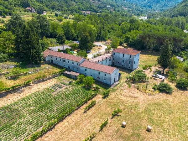 casa indipendente in vendita a Varese Ligure