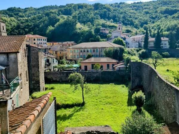 appartamento in vendita a Varese Ligure