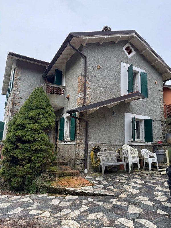 casa indipendente in vendita a Varese Ligure