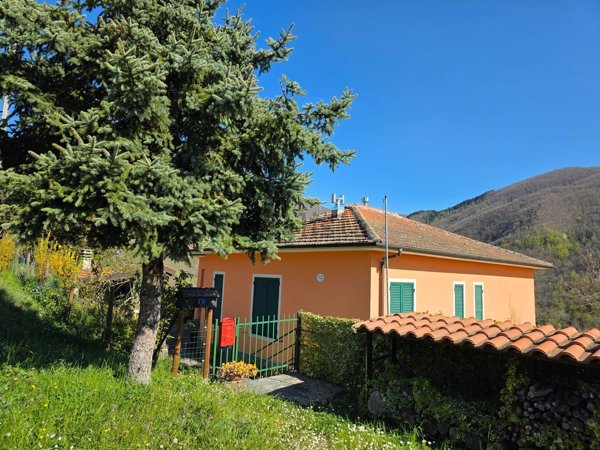 casa indipendente in vendita a Varese Ligure